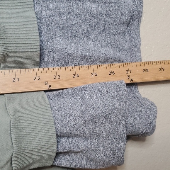 Monrow Distressed Double layer Sweatshirt - Picture 8 of 9